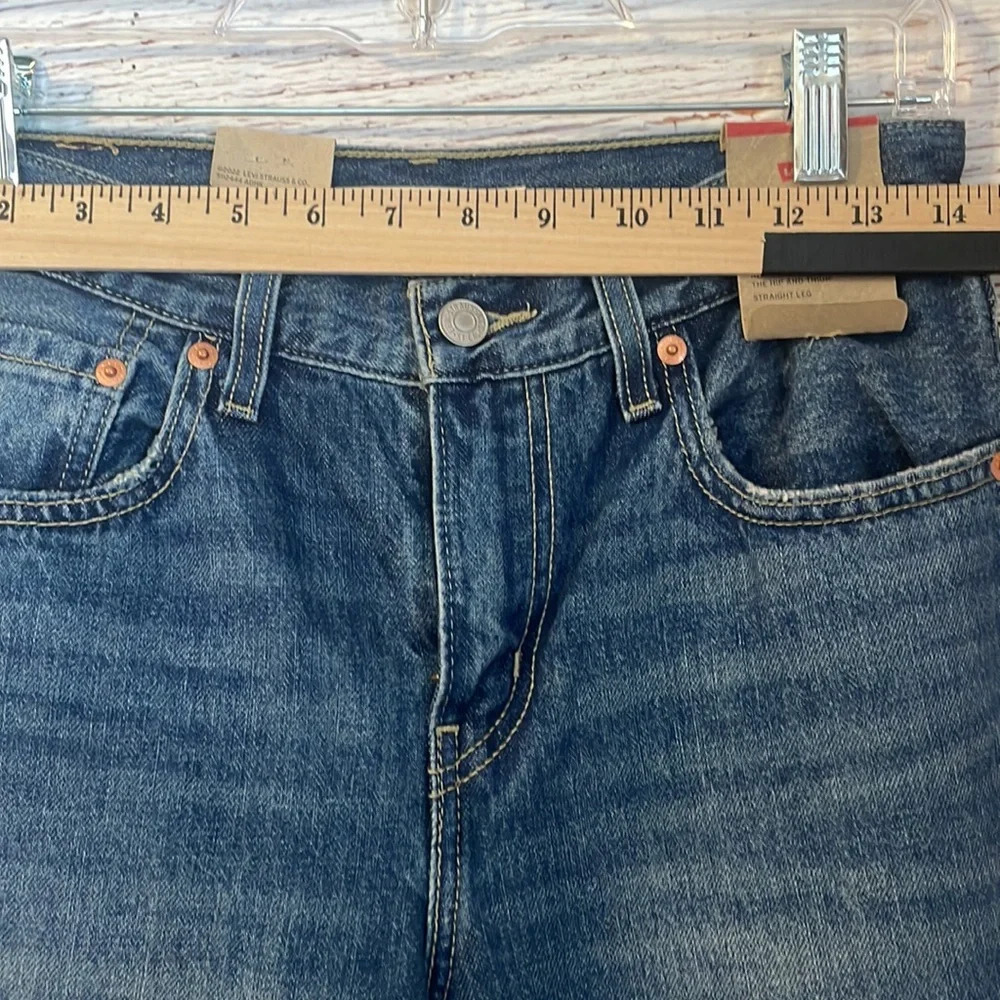 Levis - Picture 6 of 11